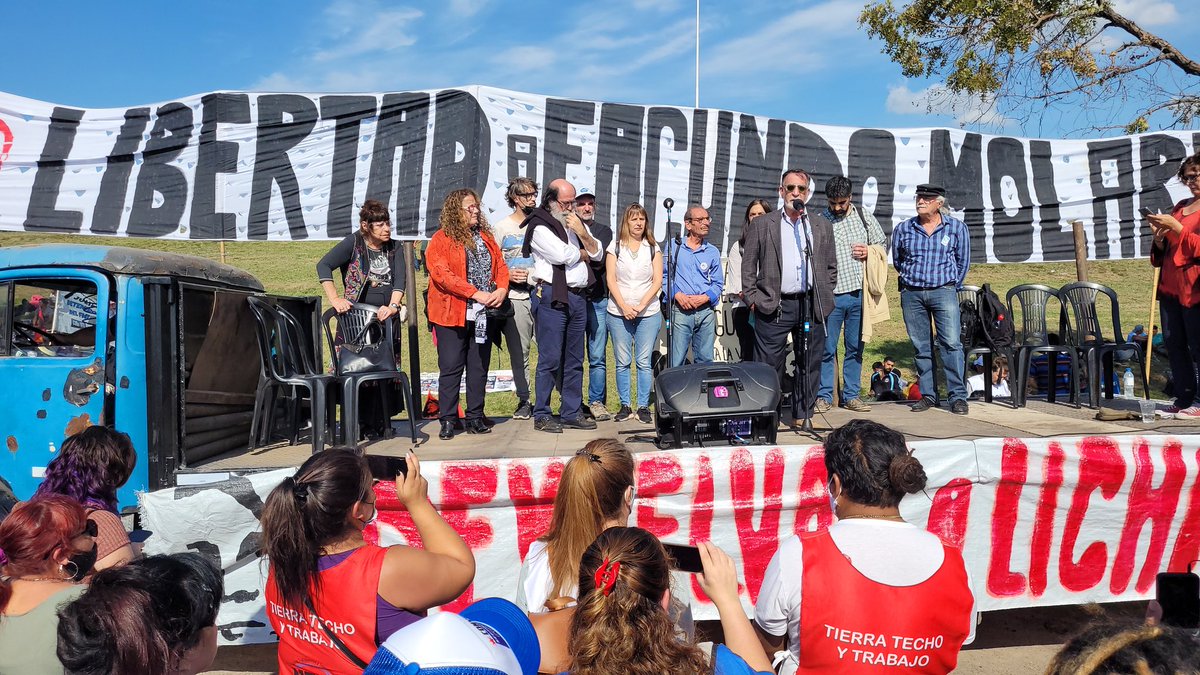 FsmArg's tweet photo. Hoy fuimos al acampe por la no extradicion y libertad de Facundo Molares en Ezeiza adonde se encuentra injustamente detenido.
Estuvieron @NachoCampora,  Coord. de la @FsmArg, @DanielCatalano_ @ATECapitalOk, Luis Fernández de @taxistasdecapit quienes expresaron su solidaridad. https://t.co/h2TiYNM1WX