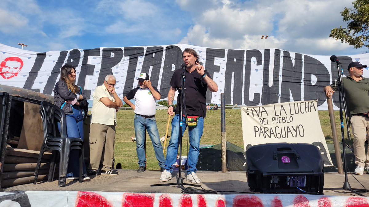 FsmArg's tweet photo. Hoy fuimos al acampe por la no extradicion y libertad de Facundo Molares en Ezeiza adonde se encuentra injustamente detenido.
Estuvieron @NachoCampora,  Coord. de la @FsmArg, @DanielCatalano_ @ATECapitalOk, Luis Fernández de @taxistasdecapit quienes expresaron su solidaridad. https://t.co/h2TiYNM1WX