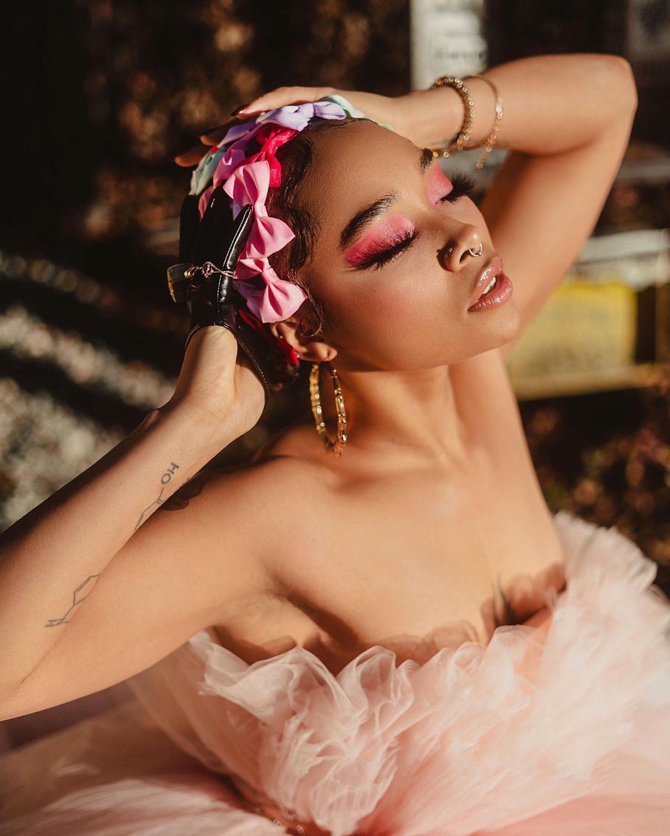 Miakvisuals's tweet photo. City queen.
Portraits of @JinjiAmen 
MUA : @soulma_ayer_is
Hair : @Keeperofthecrowns 
•
#seattlephotographer #blackwomenphotographers #seattleportraitphotographer #tacomaphotographer #tacomaportraitphotographer https://t.co/CZUtYXEt3D