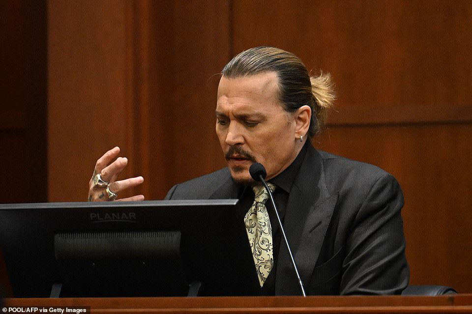 He’s going to win this time. Retweet this if you support Johnny Depp ♥️💪
#JusticeForJohnnyDepp