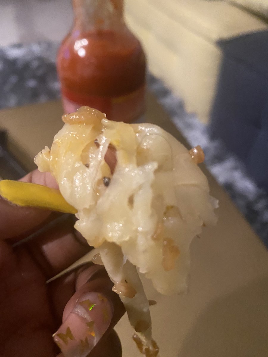 lavishrie's tweet photo. I had to see it so y’all need to see it too🤢 My bf and I found this in our pasta …this was from a @TGIFridays located in Newburgh, New York. https://t.co/bYPq1hteZJ