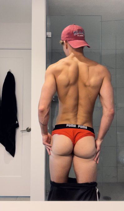 Wanna see what I&rsquo;m up to in America?  👇👇👇 https://t.co/T2K7ugRJD7 https://t.co/1uodc7Itg1