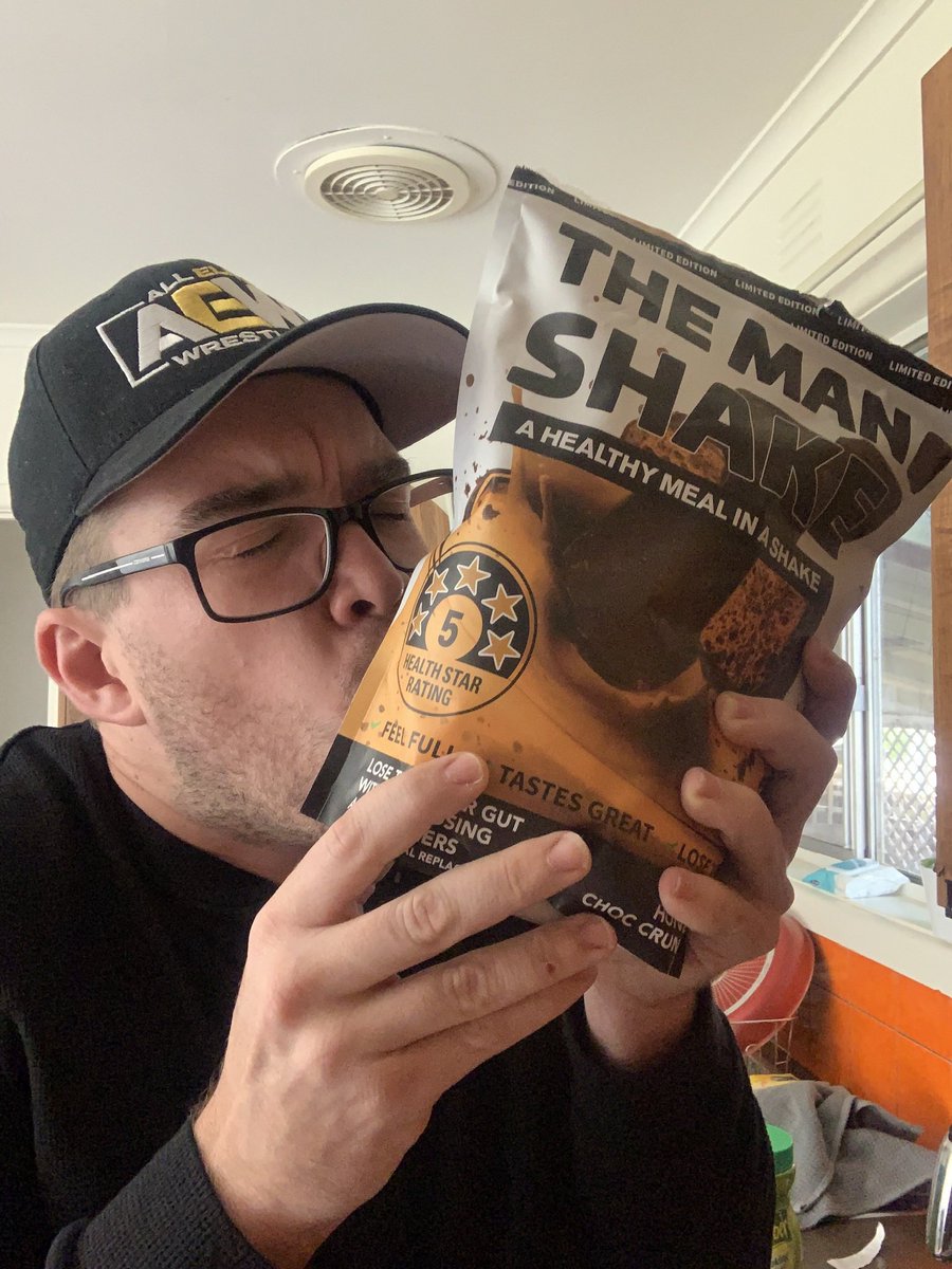 HaggardMC's tweet photo. The Three Stages of @TheManShake Honeycomb Choc Crunch
#themanshake #manshake #manbassador https://t.co/kHcq8bLLeu