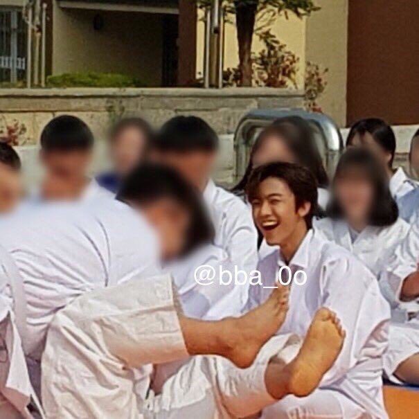 ทำไมรูปนี้เหมือนแจมินไปปฎิบัติธรรมวัดไร่ขิง