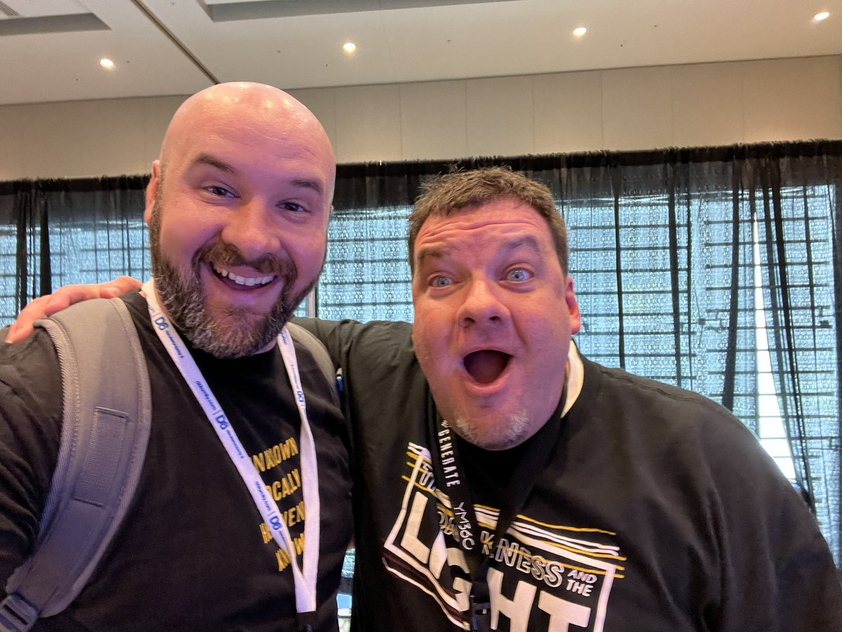 theTonyBianco's tweet photo. Love making new connections & checking in with familiar ones at conferences! #D62022 #studentministry #familymin #parentmin https://t.co/4PR0S5CqpJ