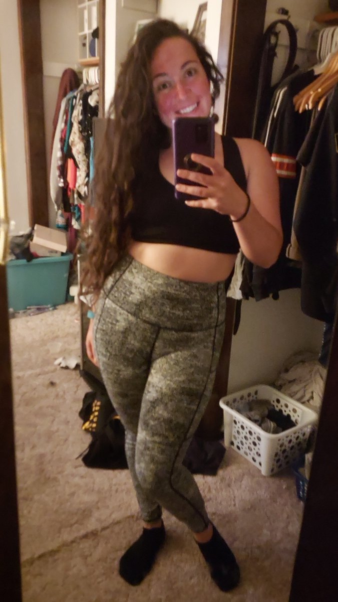 EllaPinesXXX's tweet photo. Had a late work out tonight, I am trying to work on my #mombod so that I can fuck professional dicks.

#milf #alwayshorny #addictedtocum #wannabepornstar #bigdickformyholes https://t.co/cwJkmWzSRW