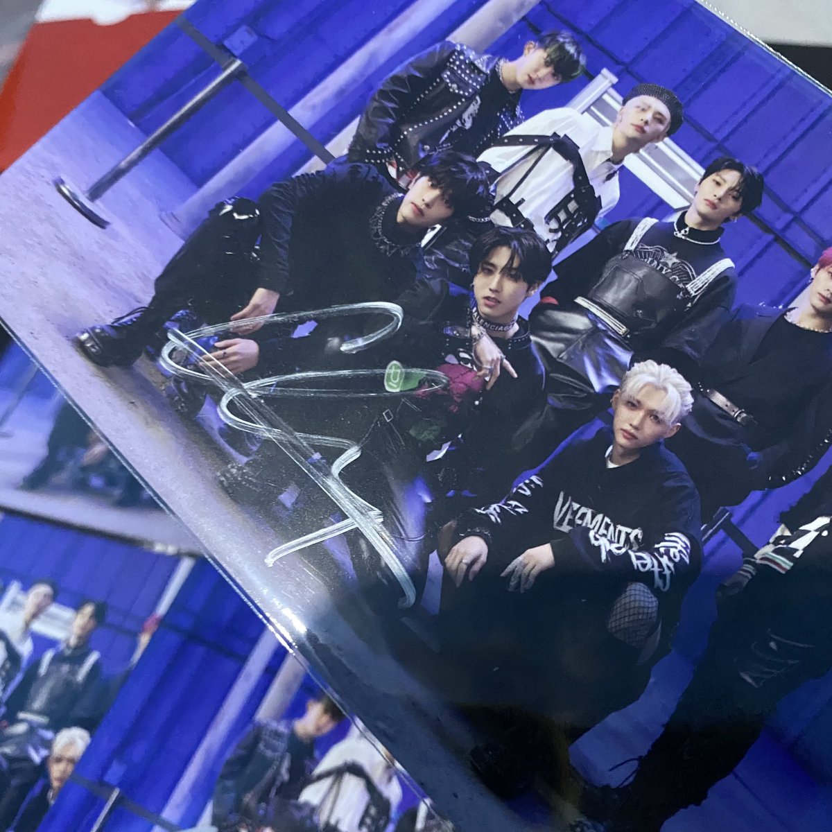 𓂃 ִֶ ღ WTT ONLY !! ღ ִֶ 𓂃
        𓏲 #hanjsng01_trade

Signed SKZ Postcards

Chan (x2) --> LeeKnow
Seung (x2) --> Hyune/Han

1 Random RTer to get Php 200.00 for every successful trade. This is already on hand but STBO is also okay.

Kindly DM/reply if open for trade.
WW ✅