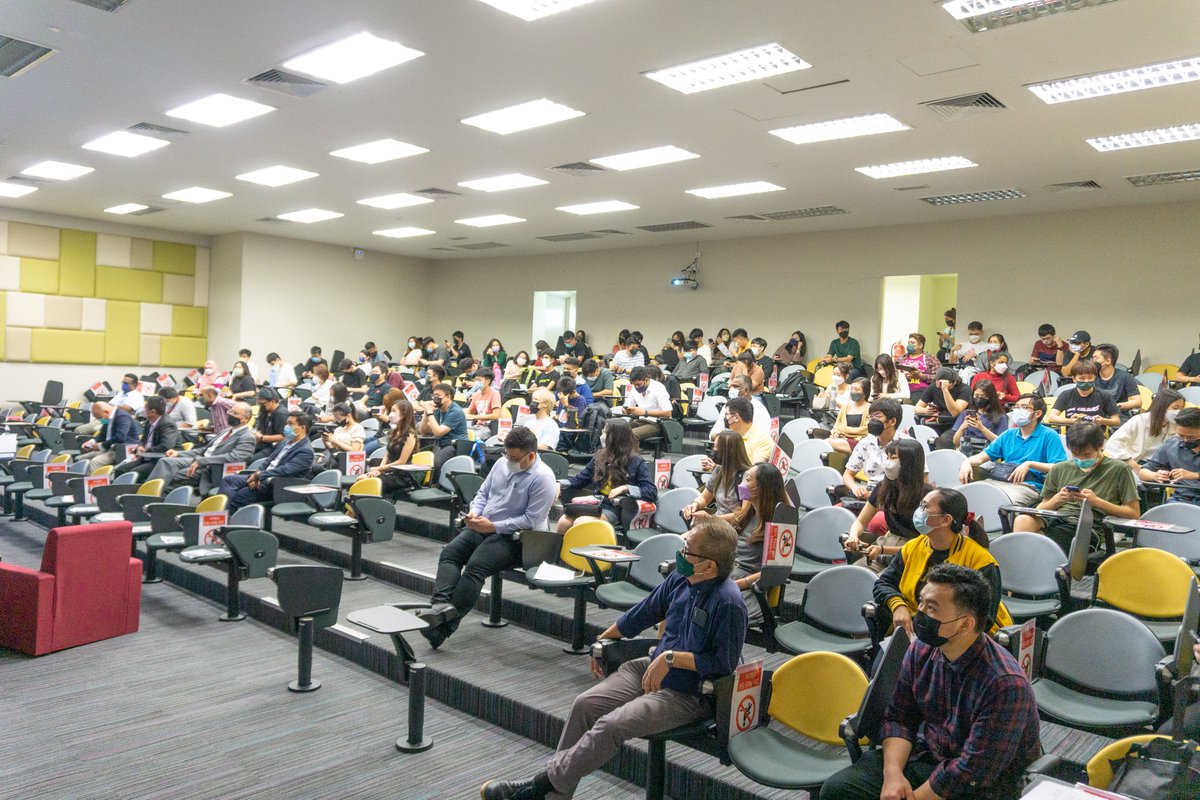CurtinMalaysia's tweet photo. It was an eventful day of Pre-Graduation Sessions and first-ever Pre-Graduation Networking Dinner for our soon-to-graduate students on Tuesday. See more photos in our FB album https://t.co/LsUO26jqGz .
#Graduates #PreGraduation #CurtinAlumni #AlumniServices https://t.co/CyrWES7cwt