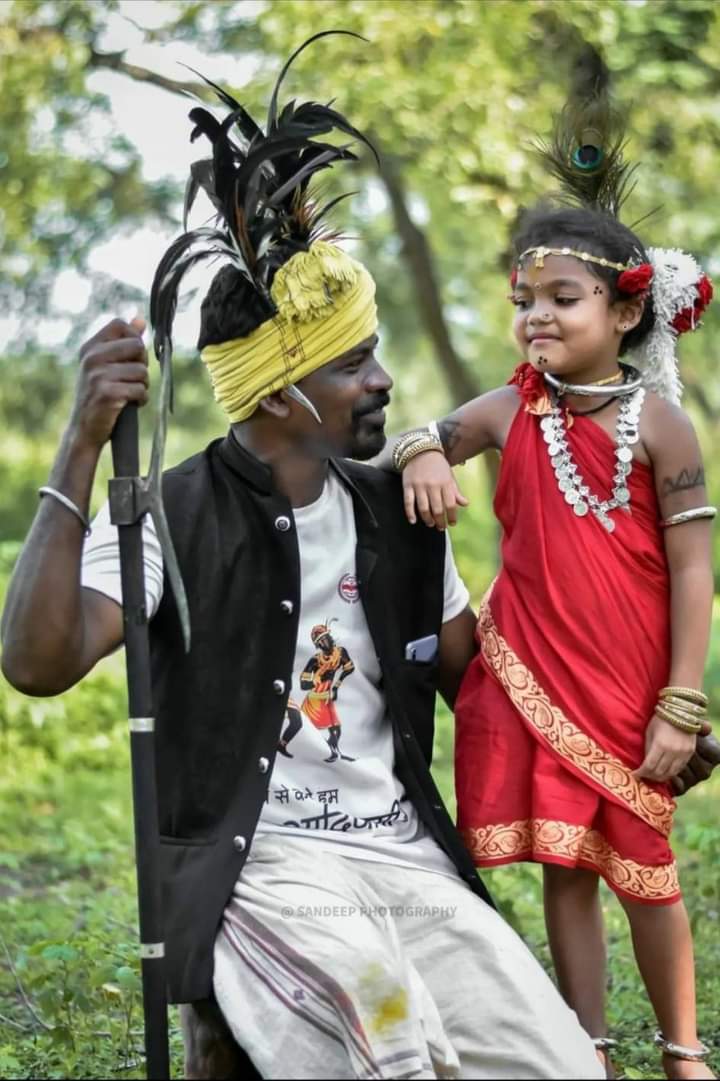 Tilak_NetamGond's tweet photo. #INDIGENOUS
#KoitoorIndian
#GondGondiGondwana
what a father wrote
we need a partner in happiness
In sorrow, our daughter alone is enough.

 #SebaJohar 🙏 ✍️
 @mk_netam750 https://t.co/8fZDDJS8Z3