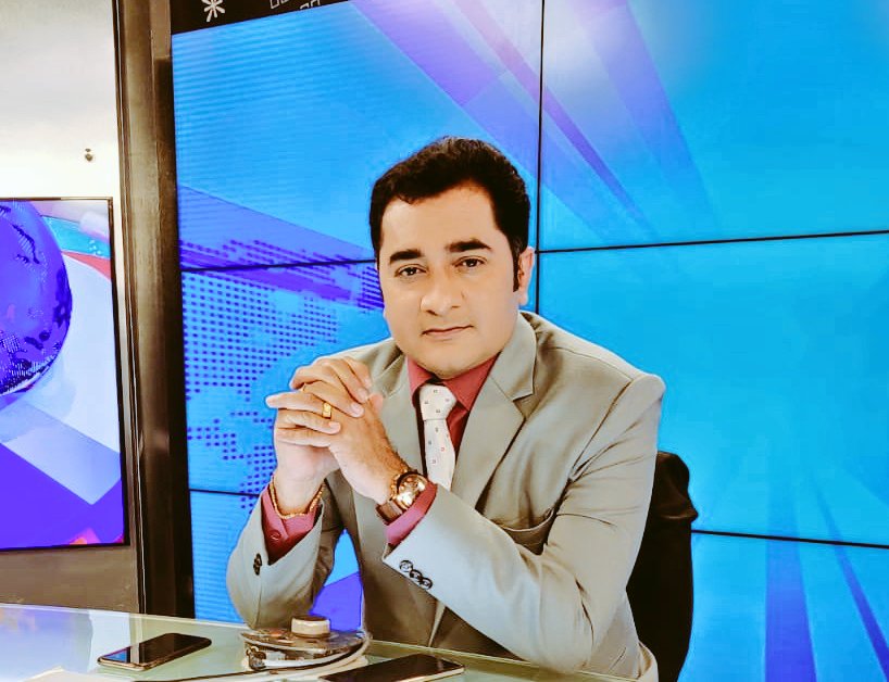 *जीवन की हर*
   *समस्या के भीतर*
  *एक उपहार छुपा होता है,*

 *इसीलिए    *जो समस्या आए*
      *तो निराश मत होइए,*
       *उसका अंत आपकी*
*उम्मीदों से सुंदर हो सकता है !*

      *🙏सुप्रभात🙏*