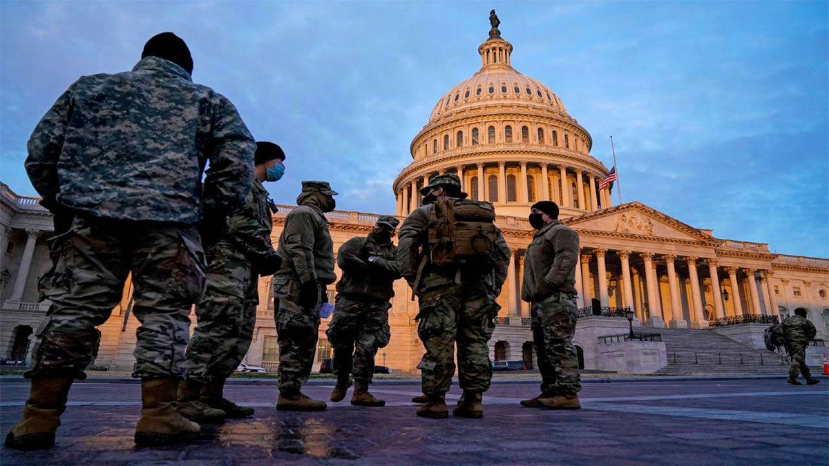 Evacuation drive at #USCapitol after #parachutedemo triggers false alarm

Read HERE | dnaindia.com/world/report-e…