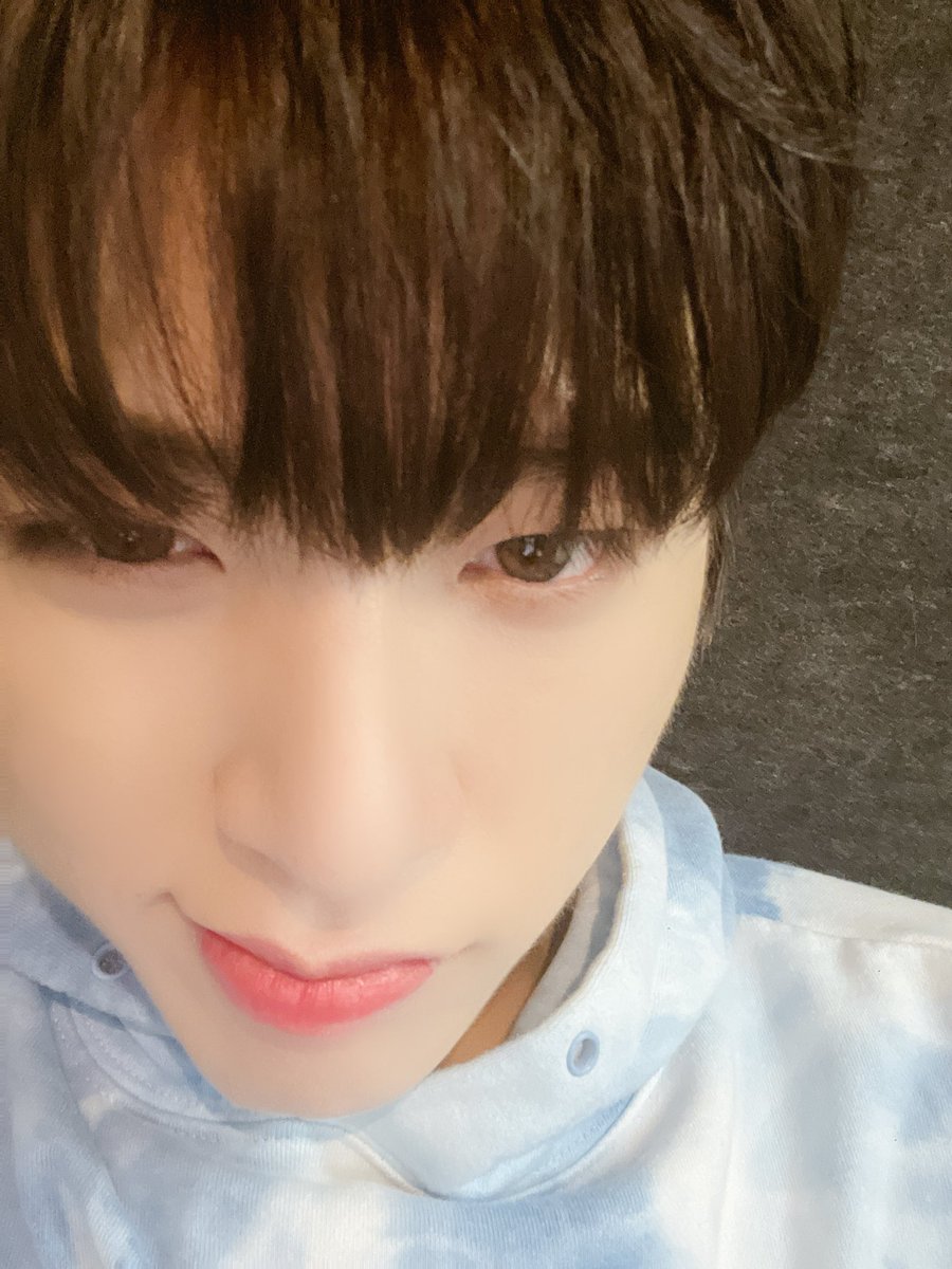 hungjwan's tweet photo. Don't you think that a sunny day always creates a pleasant mood? Please, tell me about your plans for today! https://t.co/XyEH7a2Fut