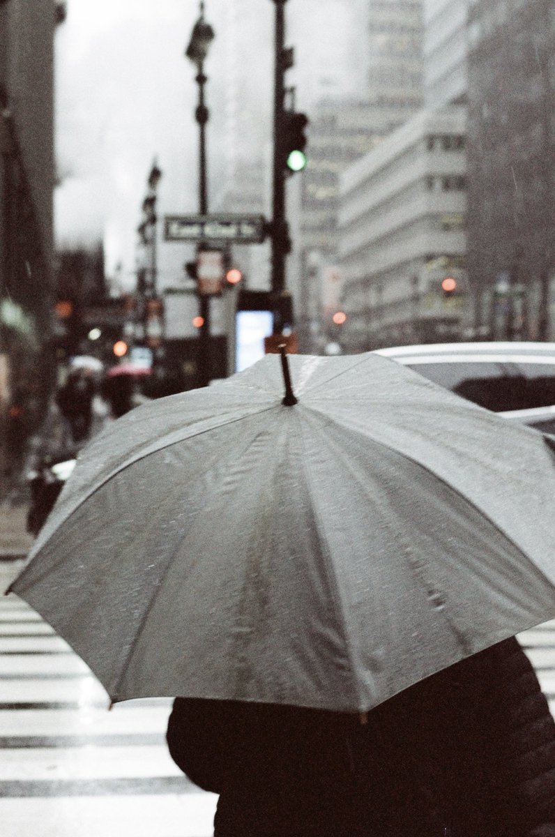 foggy metropolis on metropolis 🎞

#NYC #35mmfilm #filmphotography 
#streetphotography #film #ishootfilm