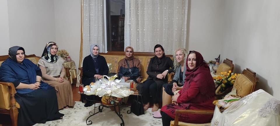 akkadnmuratpasa's tweet photo. İftar Sonrası Kadın Kolları Teşkilatımızı ziyaretlerimiz devam ediyor.
📍Cumhuriyet Mahallesi Kord.#Aylin Aydını ziyaret ettikten sonra Mahalle başkanımız #Yüksel Hanıma, Teşkilat Başkanımız  #Refika Hanıma kısa zaman önce vefat eden kardeşleri için taziye ziyaretinde bulunduk. https://t.co/foMeY6S8wU