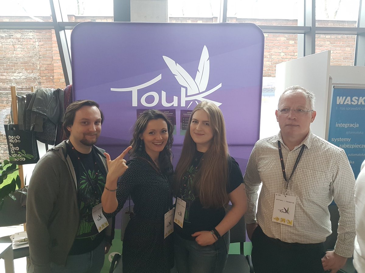 Kospel's tweet photo. Dzisiaj jesteśmy na targach pracy w @polskojaponska Szukasz pracy w Javie (Scala/Kotlin) lub na Front-Endzie (React)? Zapraszamy! @TouK_pl https://t.co/IsFzySfhAO