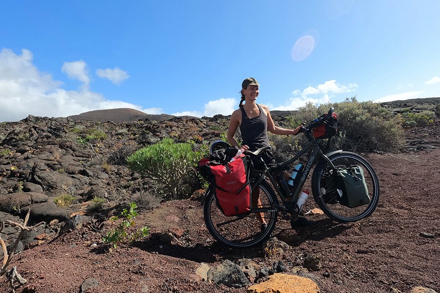 Dutch girl Maud decided to quit her job and has since cycled to Portugal, Switzerland and Italy. Last winter, she flew her bike from Italy to Lanzarote to explore all the Canary Islands.

Read her story:
santosbikes.com/nl/santos-stor…

#cyclingcanaryislands #cyclingtenerife
