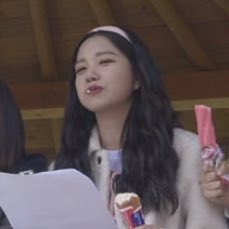 LQ_JYR's tweet photo. 미친거아니야 https://t.co/mxIvZrWnWT