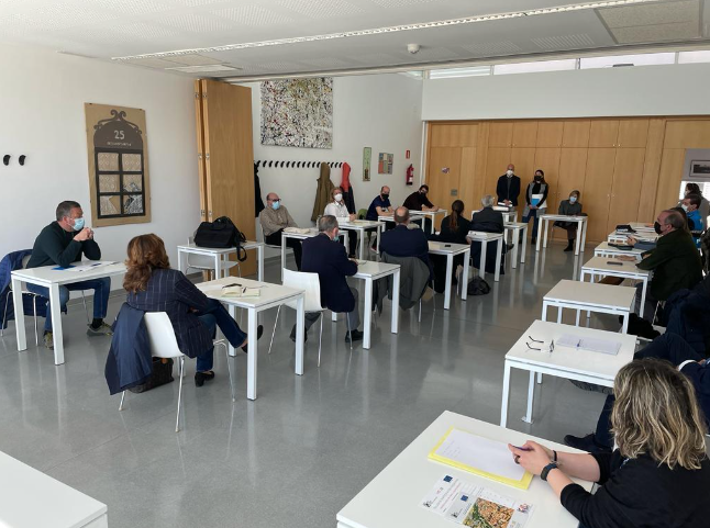 edusipalencia's tweet photo. ¡Palencia cada vez más cerca de ser una ciudad más sostenible para sus vecinos! 💚✨

👉 El pasado 6 de abril se celebró el primer taller de participación ciudadana ‘Identificación de retos y oportunidades’ del PMUS

📍 Participación a través de: https://t.co/4hKi5bqUuc https://t.co/MOGKc9v5VD