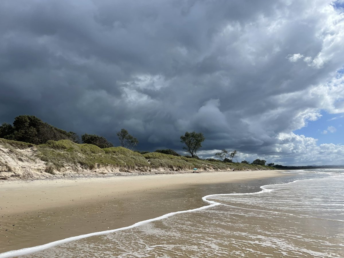 pmenzies08's tweet photo. Sadly heading home already before travelling again on Sunday - this time for work. Always time for a stop at a favourite beach even under threatening skies. Grateful for the special experiences and people Iβm blessed to have in my life. β€οΈπ
#Roadtripping #Byron #Pony #MRLF https://t.co/NARpE1mzIB