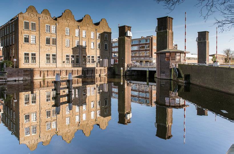 Solidd_StStruc's tweet photo. 𝗡𝗶𝗲𝘂𝘄𝗲 𝗼𝗽𝗱𝗿𝗮𝗰𝗵𝘁 | Samen met Civiele technieken deBoer bv en Veldheer Engineering B.V. heeft Solidd de handen ineengeslagen voor het project, renovatie Oranjebrug Schiedam. #opdracht #renovatie #bruggen #tegearre
https://t.co/CedGPzHFBJ https://t.co/WVFsEGfeLE
