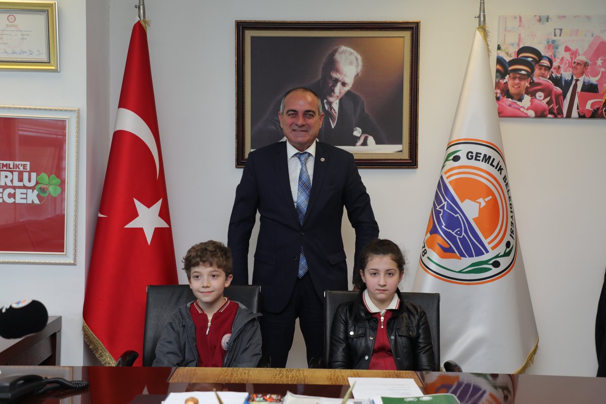 23 Nisan Ulusal Egemenlik ve Çocuk Bayramı sebebiyle Şehit Etem Yaşar İlkokulu’ndan Kerem ve Elif’e makamı devrettim. 

Bugün makam gençlerimize, gençlerimiz ise her gün bizlere emanet.