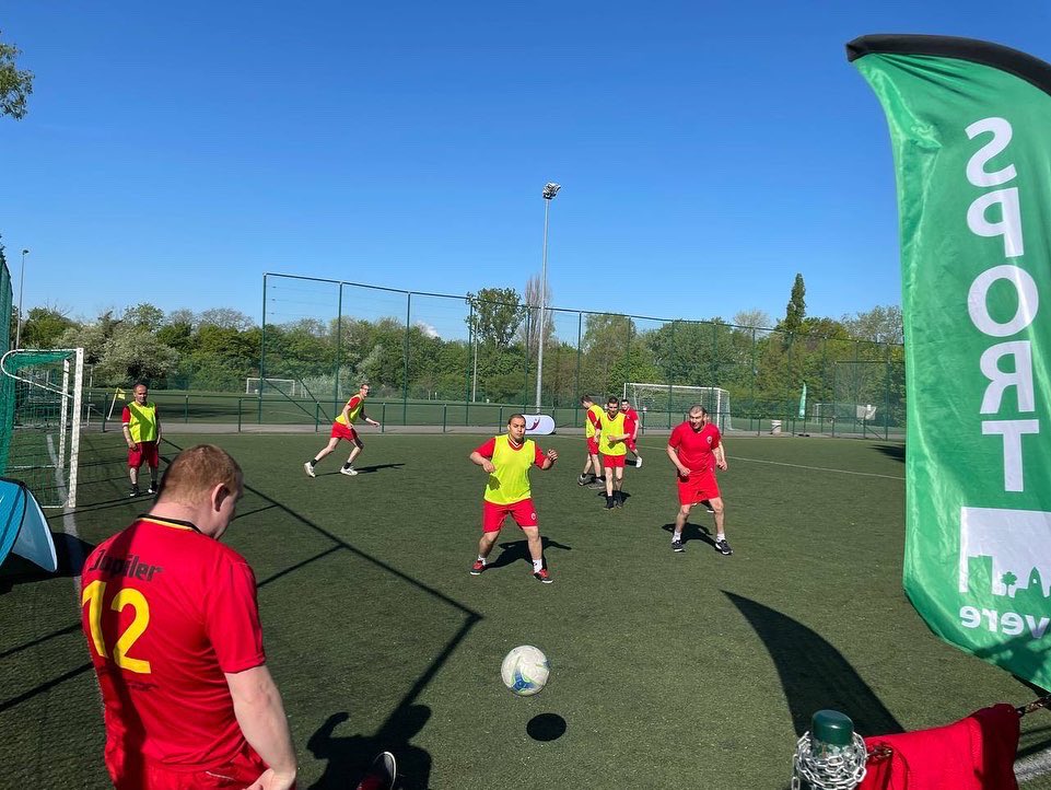 RidouaneChahid's tweet photo. Ce jeudi a lieu la première journée de #handifoot pour personnes déficientes intellectuelles au Stade Everois R.C.
Un beau projet que nous développons avec la Fédération Multisports Adaptés! #everesport #team #1140 #handisport https://t.co/CEdfGz96dH