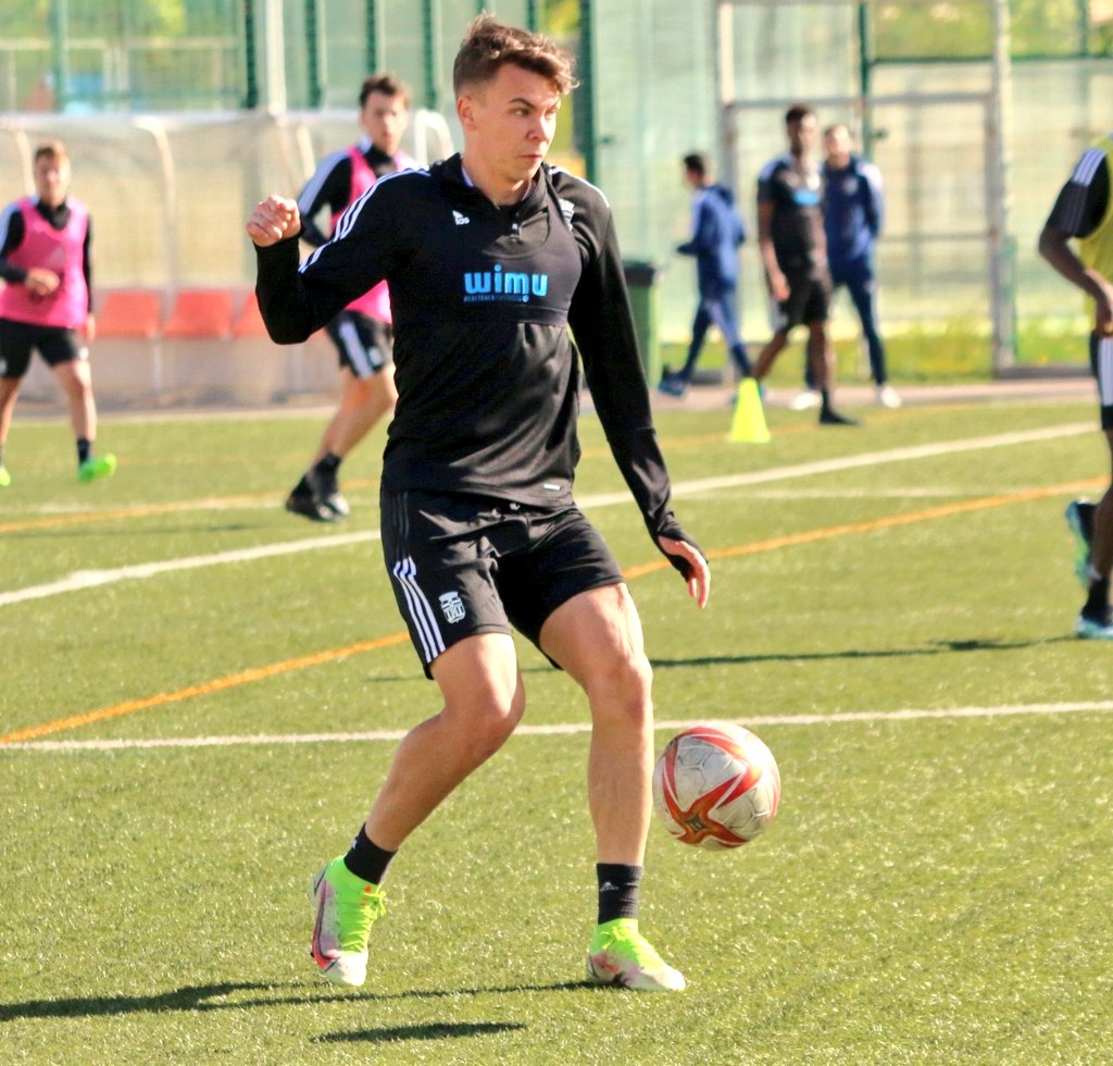 FCC_Cantera's tweet photo. 🍃¡Buenos días! El FC Cartagena 'B' prosigue su preparación para el partido del domingo

⚔️ @CartagenaEfese 

#DosFinales https://t.co/rLyYSxUkzi