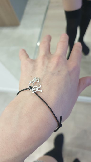 Hubby bought me this little bracelet to remind me each day, who I am at night 😈  BadWife https://t.c