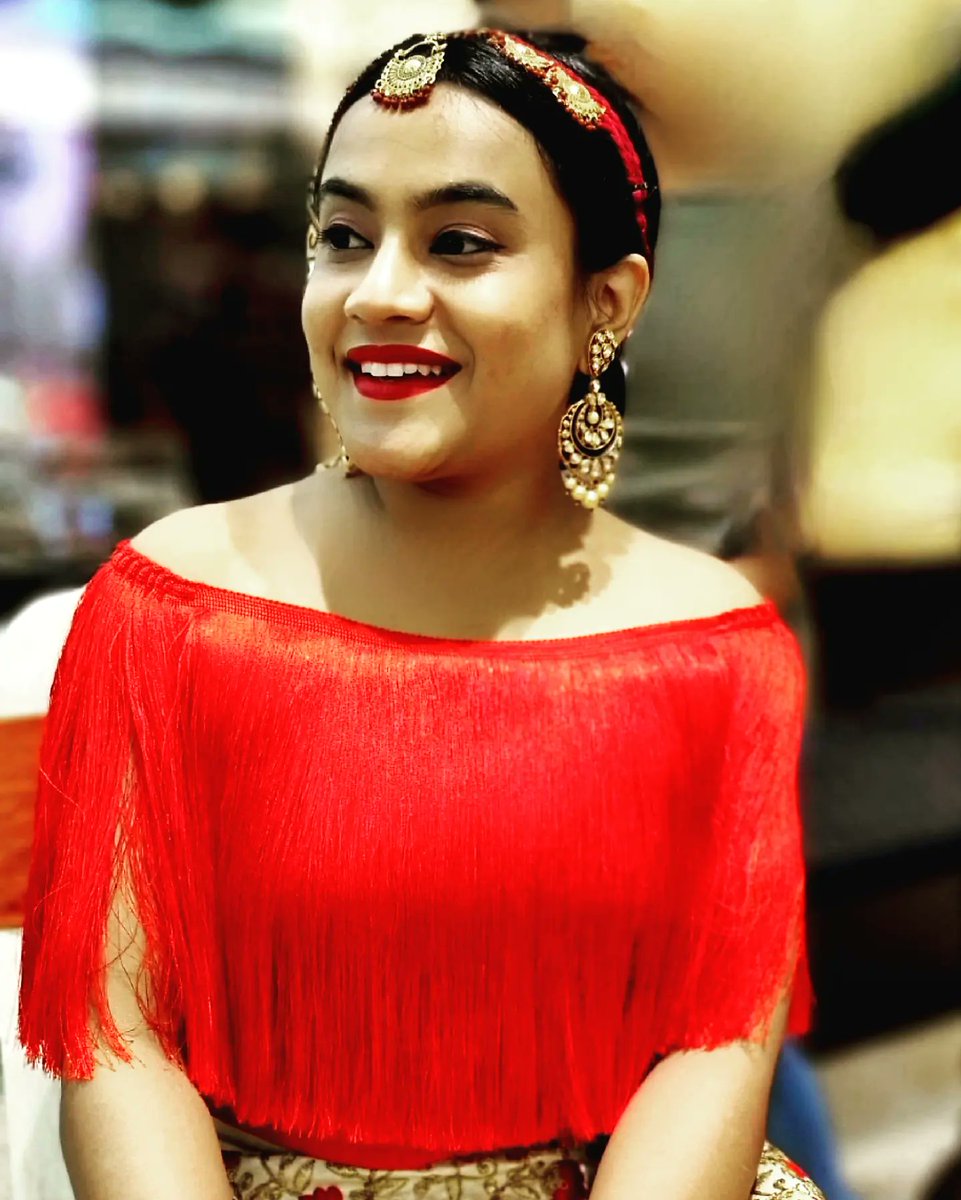 BaxiNatasha's tweet photo. Did someone just say Red Hot ❤️‍🔥❣️🔥 
#burning 
#redsiren 
#ethnicwear 
#mathapatti 
#weddinglook 
#simpleyetelegant
#traditionalaffair 
#weddingvibes 
#loveforred 
#leoshinesbright https://t.co/2QGoYhRzf7