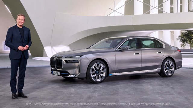 BMWGroup's tweet photo. #CEOZipse: “THE NEW i7 embodies everything BMW is about: state-of-the-art technology and revolutionary design. It's tech-magic at its best.”
 #BMWGroup #THE7 #THEi7 https://t.co/Rabpk2Z1DB
