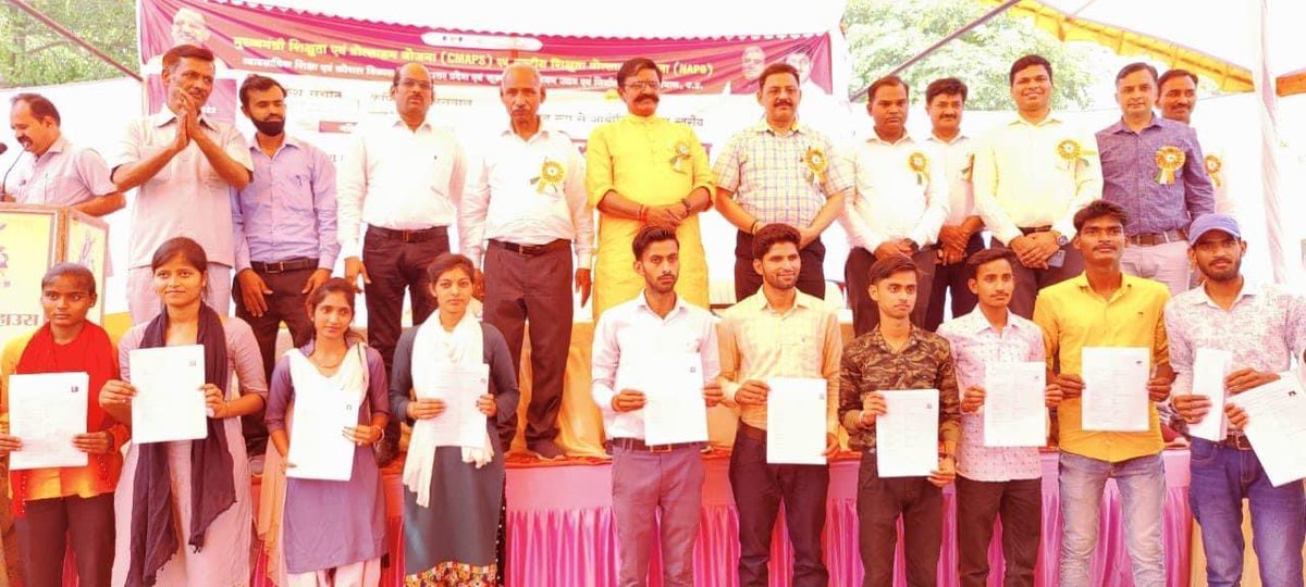 MaheshCGuptaBJP's tweet image. मुख्यमंत्री शिक्षुता एवं प्रोत्साहन योजना एवं राष्ट्रीय शिक्षुता प्रोत्साहन योजना के अंतर्गत आज आईटीआई कॉलेज, बदायूँ में आयोजित जनपद स्तरीय अप्रेंटिसशिप मेला का शुभारंभ कर उपस्थित युवाओं को संबोधित किया !!