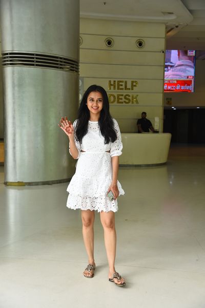 middaygujarati's tweet photo. #TejasswiPrakash spotted in the city 
#televisionactress #indianactress #whiteoutfit #whitedress #CelebSpotted #casuallook #TejasswiIsTheBoss 
.
.
https://t.co/14SEQUEyyJ https://t.co/ttRZQe4fhU