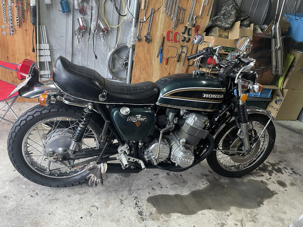 issei217's tweet photo. そーいやーナナフォアみたいなバイク買いました😇なんだかこの人海外には行ってない完全日本人さんでK4とかゆう乗りやすくて完成された型なようですが、あまり普通に乗っていても面白くないのでブッチギリで変なの作ります😇 https://t.co/1HBEAS4UZJ