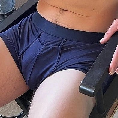 TheTruthWins9's tweet photo. Oh Charlie! #CharliePuth #undies #bulge https://t.co/D6MLsNrnBv