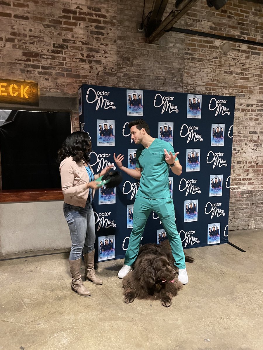 Mia_ashly's tweet photo. Had such an amazing time at the #alivePhilly show! @RealDoctorMike truly is a gem. So happy we finally got to meet 😊. And I get to experience it all over again in Jersey! #alivetour #doctorontour https://t.co/Ke1UsYKs6A