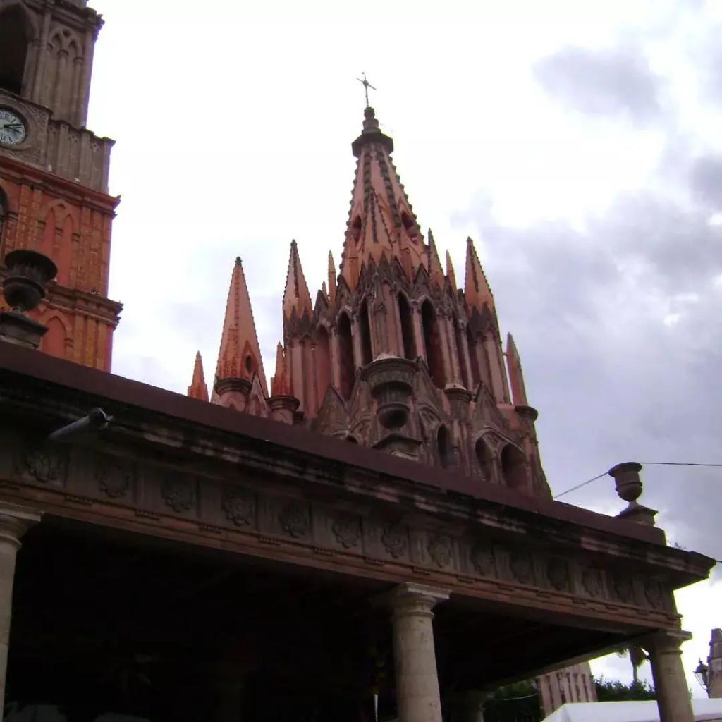 Juna_amiko's tweet photo. En la urbo San Miguel de Allende

#meksiko 

#esperanton
#Esperanto 
#esperantolingvo 
#esperantobildoj 
#esperantofilmoj
https://t.co/sqic88eCZ2 https://t.co/7lmiGunhfg