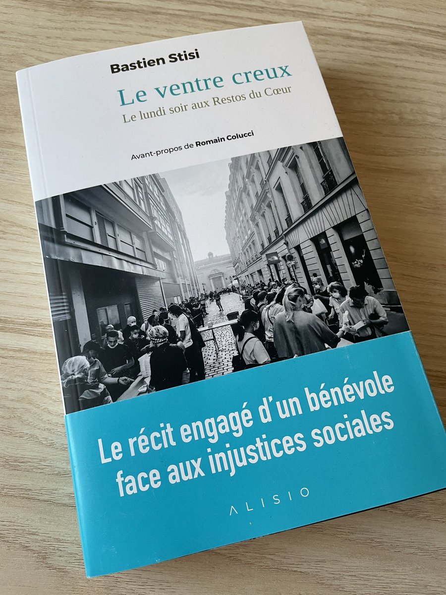 Strozy_A's tweet photo. Petit #PointLecture : je vous recommande « Le ventre creux », superbe récit d’un bénévole Restos du Cœur. C’est franc, direct mais sans misérabilisme. Pour nous rappeler que ces accidentés de la vie sans avant tout des humains avec leurs histoires. Bravo et merci @BastienStisi https://t.co/2YqQufLjzn