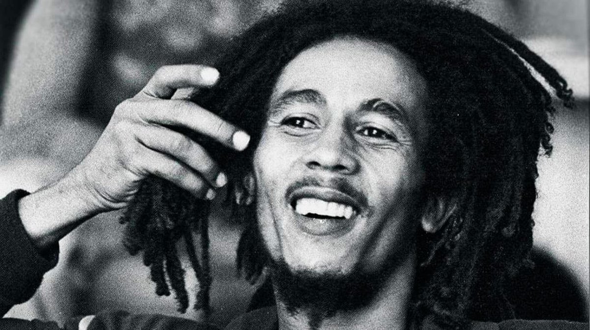 mkainerugaba's tweet photo. Once again there are NO political parties at #MKAt48 birthday party. There are no preferred colours. Come in any colour you want. Like the late Bob Marley sang 'One Love'. https://t.co/wIO8LL53gj