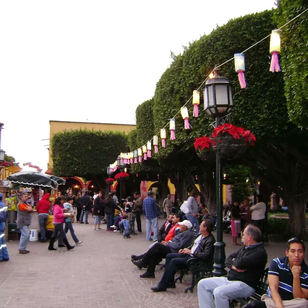 Juna_amiko's tweet photo. En la urbo San Miguel de Allende

#meksiko 

#esperanton
#Esperanto 
#esperantolingvo 
#esperantobildoj 
#esperantofilmoj
https://t.co/sqic88eCZ2 https://t.co/oXV9FCvP77
