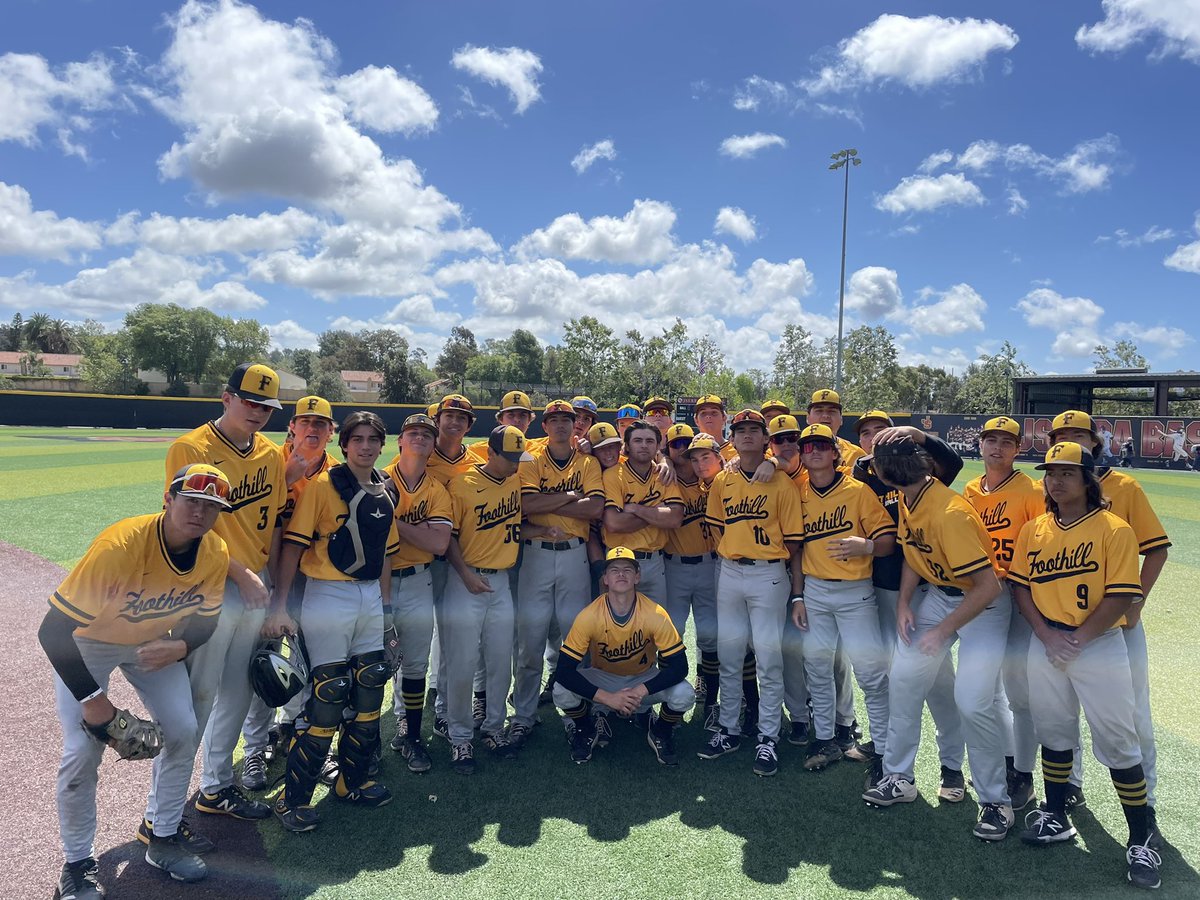 FoothillBasebal's tweet photo. Knights beat San Dimas 6-0 in game two of @TheBorasClassic. Senior LHP Cameron Kessel was brilliant today throwing a CG one hit shutout

W: @cameronkessel10 CG SO 1H 0BB

@AidenTaurek 1-3 2R 3RBI 3SB
@pedro_h42 2-3 2B 2RBI
@AustinOvern 1-2 2R 2BB 2SB
@brettcastillo6  1-4 2B RBI https://t.co/VGsqY8nd93