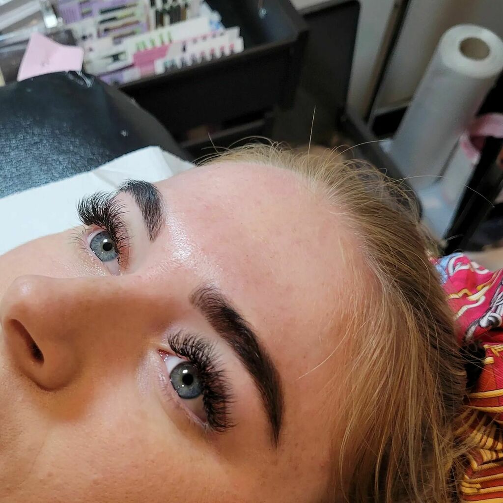 BLashesAndBrows's tweet image. Hybrids for this gorgeous girl 😍 💖 ❣️ #eyelashextensions #beyondlashesandbrows instagr.am/p/CcmcAAfPa1y/