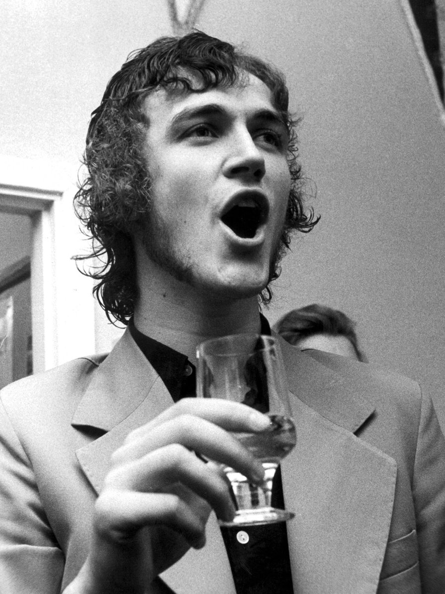 #ThrowbackThursday Ralf Edström, bild tagen den 20 oktober 1972. Femtio år senare, huvudperson i veckans avsnitt av Matchen.

open.spotify.com/episode/2zLnHU…