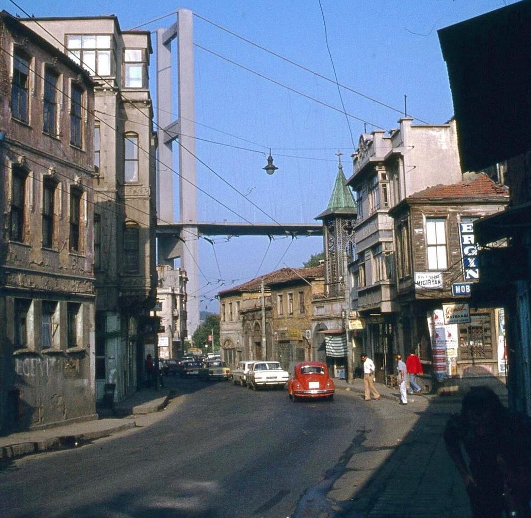 erkamaydar's tweet photo. Keşke uyanıp fırına ekmek almaya giderken zamanın geriye sardığını görsem..Huzurlu yıllar 🎭
Yer:Ortaköy kumpircilerin köşe ☺️ https://t.co/GGAOL2Xvw8