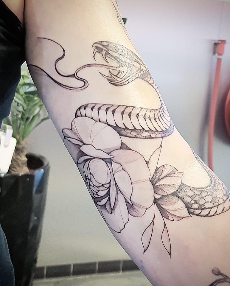 dutchink2's tweet photo. 🎉 Lekker knalle Metze Alle 🎉

V/a 12.00 zonder afspraak binnenlopen

Toch liever een afspraak plannen?
Whatsapp ons op: 06-44444350

https://t.co/dUo2UQxDIX

#tattoo 
#tattooshop https://t.co/oauYO1rhNx