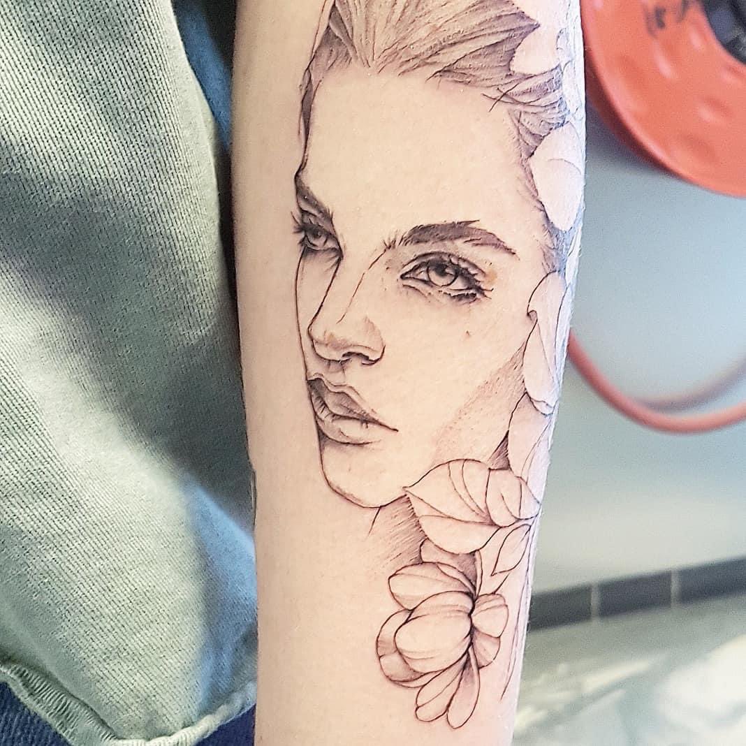dutchink2's tweet photo. 🎉 Lekker knalle Metze Alle 🎉

V/a 12.00 zonder afspraak binnenlopen

Toch liever een afspraak plannen?
Whatsapp ons op: 06-44444350

https://t.co/dUo2UQxDIX

#tattoo 
#tattooshop https://t.co/oauYO1rhNx