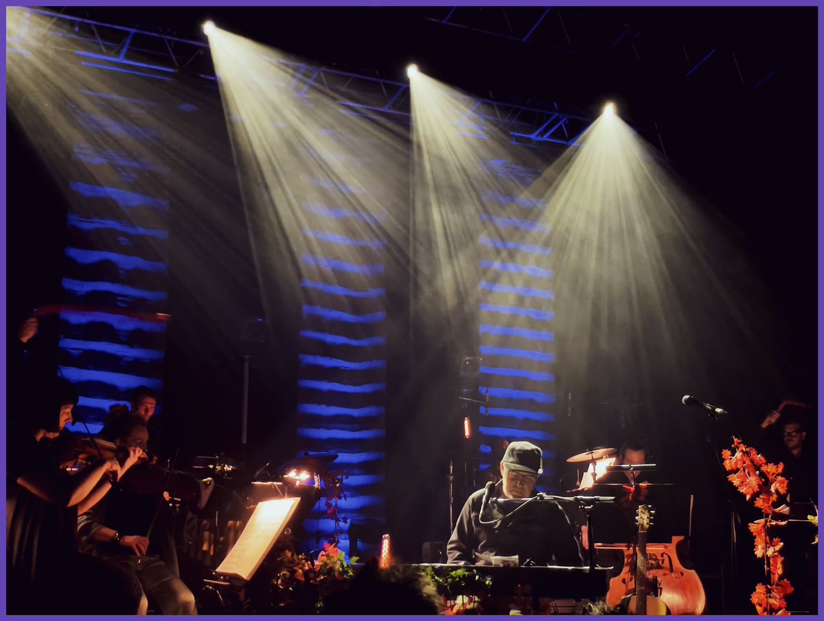 francoisdenis's tweet photo. @jasonlytle Last night show was incredible ! These songs, in their original version, on the piano alone, live in concert, or with these new arrangements are still so powerful !
And the Lost Machine Orchestra… 🤩🤩#trianon #grandaddy #lostmachineorchestra #jasonlytle https://t.co/sj3qrVIh1d