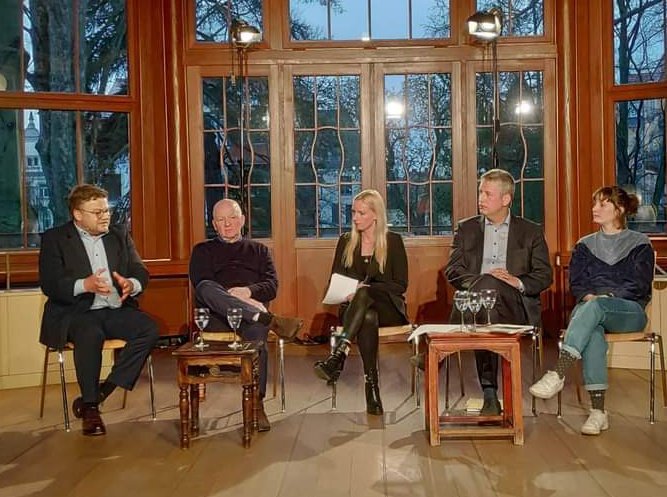 „MACHT MEHR AUS DRESDEN“ – UNTERNEHMERDIALOG MIT DEM DRESDNER OB KANDIDATEN ALBRECHT PALLAS
fb.watch/cwet77zjZF/

Lydia Göbel, Geschäftsführerin “Wir gestalten Dresden” 
Henning Heuer, Professor &amp; Gründer
Jürgen Wolf, Manager Centrum Galerie Kristin Sturm, GF Sachsen Fernsehen