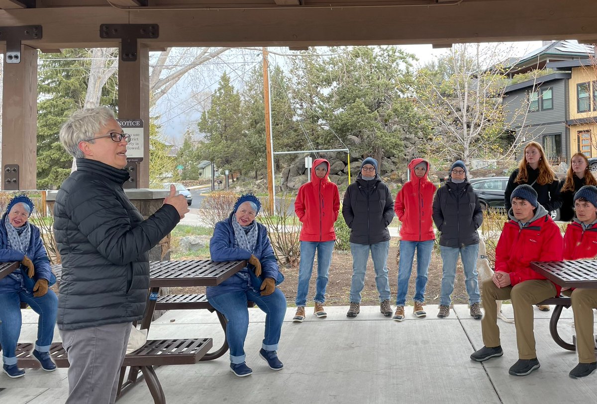 NotTinaKotex's tweet photo. It was great to be back in Bend today! Thanks to everyone in the Bend Twins Club who braved the cold to come out and talk about the issues impacting our communities. https://t.co/WZCymqeF6r
