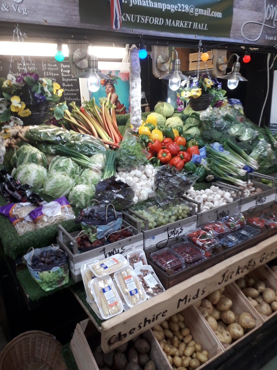 Beautiful produce no shortages. Knutsford grown tomatoes little gems flat leaf lolly blonde oak leaf all grown in knutsford,come and support your independent fresh produce supplies Jontys Knutsford,#LYLM #shoplocal #shopknutsford