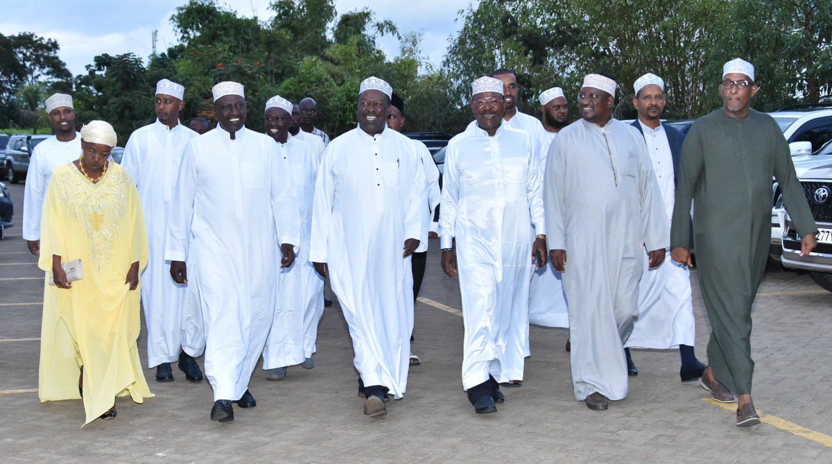 Ahmedkadar1's tweet photo. If anyone ever doubted that the pastoralist kingpin is the UNDISPUTED leader of the Ummah, it was evident at last night’s #IftarWithWsR. Speaker after speaker,al praise for NEP  supremo @HonAdenDuale that even DP @WilliamsRuto couldn’t hold back his kind words for his bosom buddy https://t.co/AvMFsBpK7J